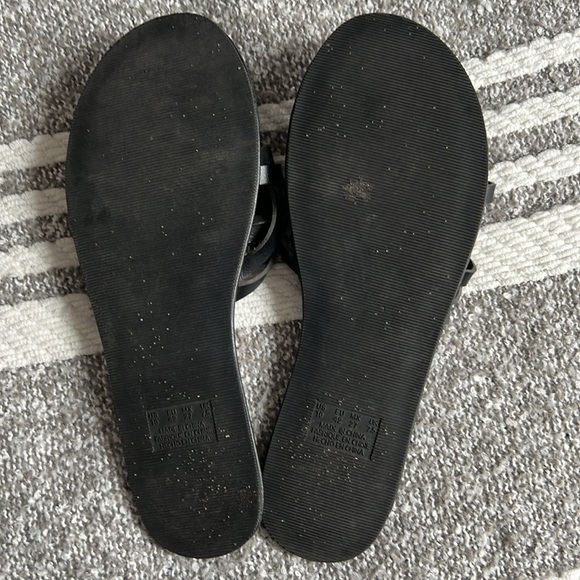 AMERICAN EAGLE // SLIDE ON SANDALS - Picture 5 of 6